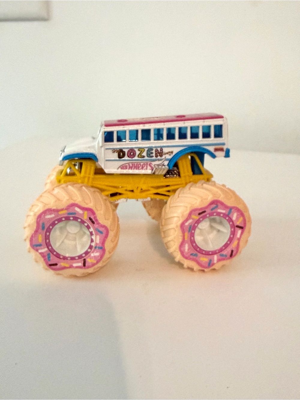Dozen Delivery Monster Bus Toy - White and Yellow Hot Wheels